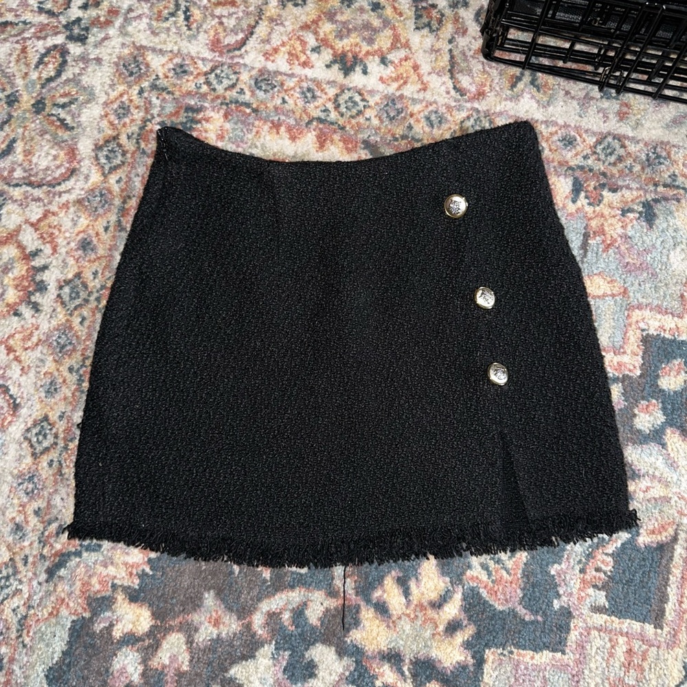 Black knitted shirt